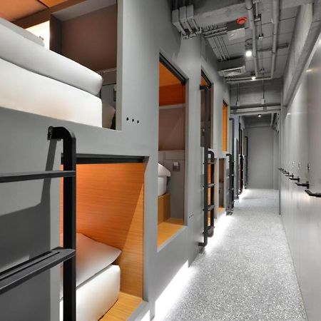 Hostel Tiang Capsule Bangkok Zewnętrze zdjęcie