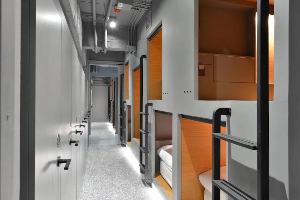 Hostel Tiang Capsule Bangkok Zewnętrze zdjęcie