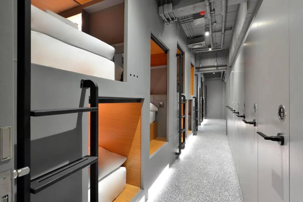 Hostel Tiang Capsule Bangkok Zewnętrze zdjęcie